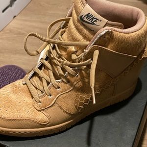 Nike wedge sneakers size 9